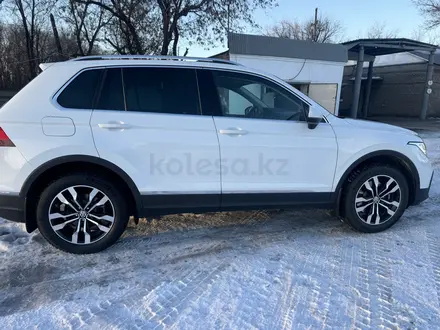 Volkswagen Tiguan 2021 года за 17 990 000 тг. в Рудный – фото 2