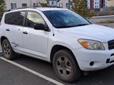 Toyota RAV4 2007 года за 5 300 000 тг. в Астана – фото 2