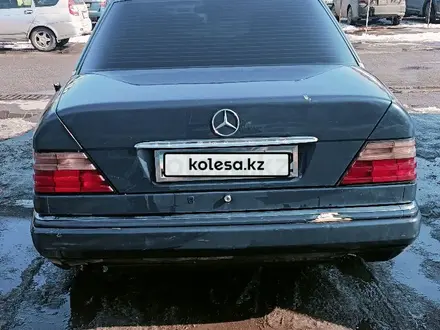 Mercedes-Benz E 200 1994 года за 1 550 000 тг. в Алматы – фото 19