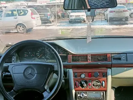 Mercedes-Benz E 200 1994 года за 1 550 000 тг. в Алматы – фото 6