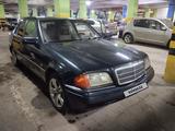 Mercedes-Benz C 200 1994 годаfor3 180 000 тг. в Астана