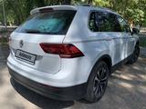 Volkswagen Tiguan 2019 года за 11 770 000 тг. в Алматы – фото 4