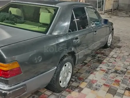 Mercedes-Benz E 220 1992 года за 1 800 000 тг. в Шымкент – фото 2