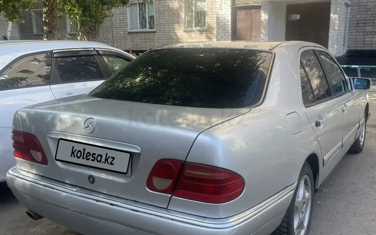 Mercedes-Benz E 230 1995 года за 2 100 000 тг. в Павлодар