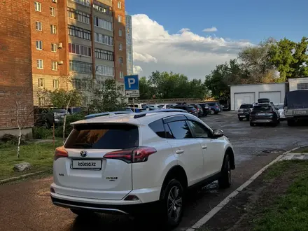 Toyota RAV4 2016 года за 12 900 000 тг. в Усть-Каменогорск – фото 4