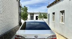 Toyota Camry 2015 года за 12 100 000 тг. в Жанаозен – фото 2