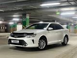 Toyota Camry 2015 года за 10 900 000 тг. в Семей – фото 2