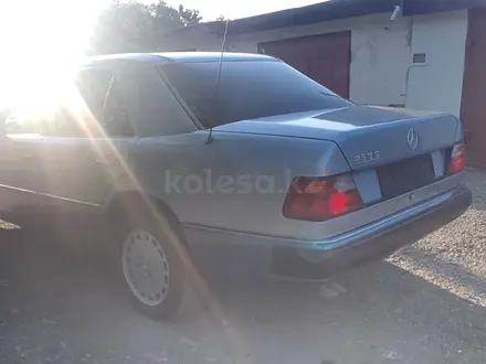 Mercedes-Benz E 260 1993 года за 2 700 000 тг. в Караганда – фото 12