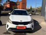 Kia Rio 2021 года за 4 500 000 тг. в Астана