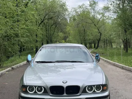 BMW 540 1999 года за 4 200 000 тг. в Алматы