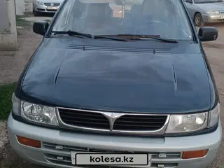 Mitsubishi Space Wagon, 1996