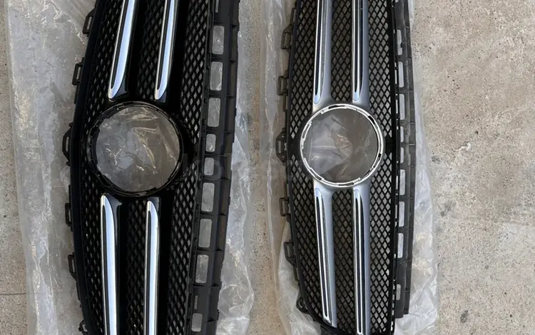 Решетка радиатора Mercedes W 213 за 65 000 тг. в Шымкент
