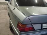 Mercedes-Benz E 230 1992 года за 2 100 000 тг. в Алматы – фото 2