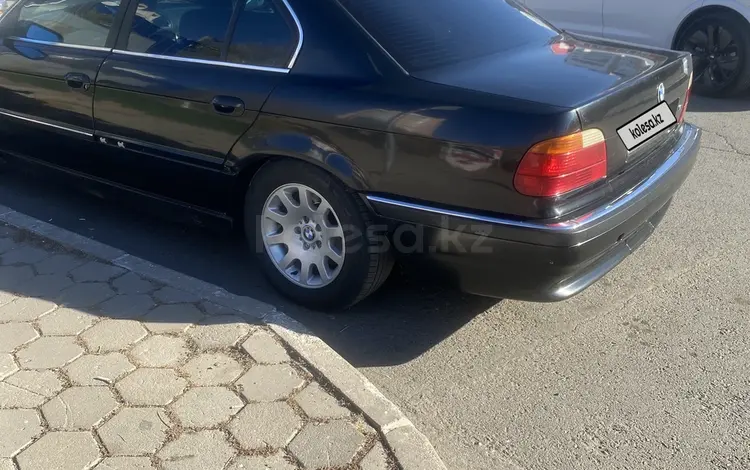 BMW 740 1994 года за 3 000 000 тг. в Астана