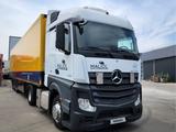 Mercedes-Benz  Actros 2018 года за 35 000 000 тг. в Алматы