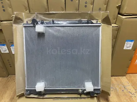 Основной радиатор на Mitsubishi Delica L400 2.8 за 25 000 тг. в Алматы