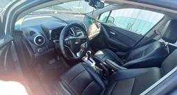 Chevrolet Tracker 2014 года за 6 300 000 тг. в Атырау – фото 2