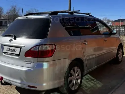 Toyota Avensis Verso 2005 года за 6 400 000 тг. в Актобе – фото 3