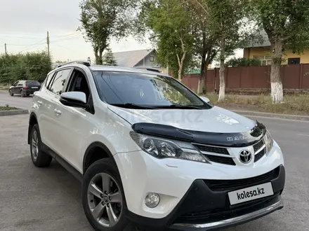 Toyota RAV4 2015 года за 8 900 000 тг. в Караганда