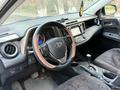 Toyota RAV4 2015 года за 8 900 000 тг. в Караганда – фото 9