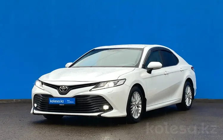 Toyota Camry 2018 года за 12 940 000 тг. в Алматы