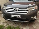 Toyota Highlander 2012 года за 8 500 000 тг. в Уральск – фото 2