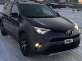 Toyota RAV4 2017 года за 8 800 000 тг. в Актобе – фото 2