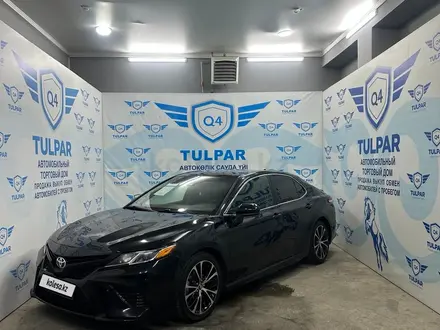 Toyota Camry 2020 года за 13 390 000 тг. в Тараз – фото 2