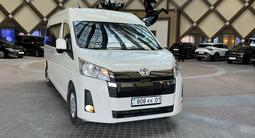 С водителем, Toyota Hiace Тойота хайс минивэн автобус микроавтобус в Алматы