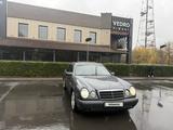 Mercedes-Benz E 230 1997 года за 2 000 880 тг. в Астана