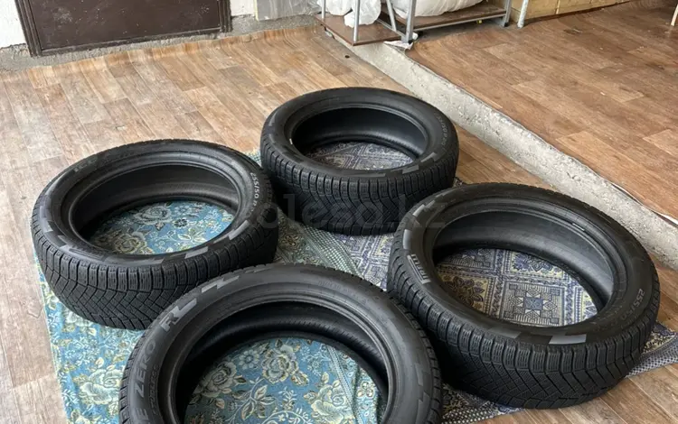 Pirelli ice zero fr за 250 000 тг. в Алматы