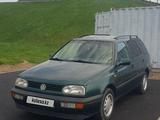 Volkswagen Golf 1995 годаүшін2 100 000 тг. в Алматы