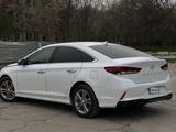 Hyundai Sonata 2019 года за 7 800 000 тг. в Шымкент – фото 3