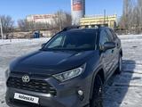 Toyota RAV4 2020 года за 13 100 000 тг. в Актобе