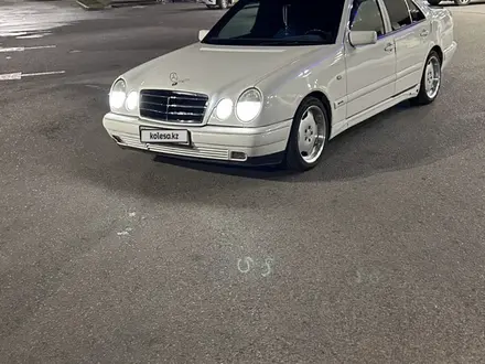 Mercedes-Benz E 230 1995 года за 2 200 000 тг. в Алматы – фото 2