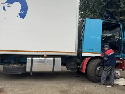 Mercedes-Benz  Actros 2000 года за 15 000 000 тг. в Алматы – фото 4