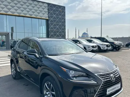 Lexus NX 200 2018 года за 17 990 000 тг. в Астана – фото 2