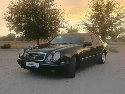 Mercedes-Benz E 280 1997 года за 3 200 000 тг. в Караганда – фото 2