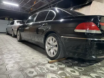BMW 730 2004 года за 4 900 000 тг. в Алматы – фото 17