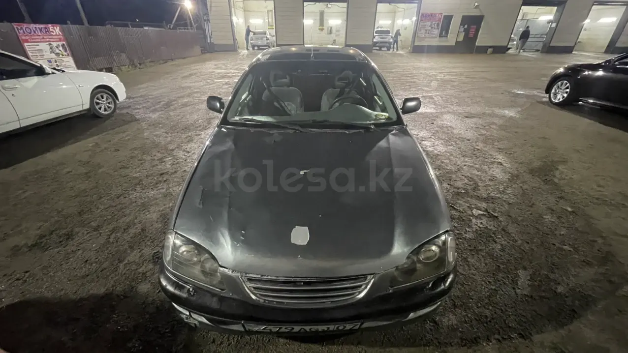 Toyota Avensis, 1998