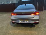 Hyundai Elantra 2023 года за 11 500 000 тг. в Атырау – фото 3