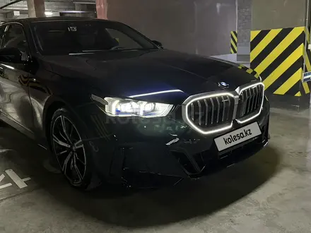 BMW 530 2024 года за 36 000 000 тг. в Алматы – фото 13