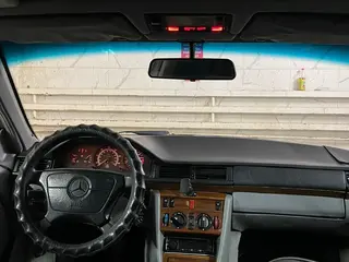 Mercedes-Benz E-Class, 1995