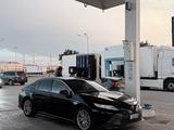 Toyota Camry 2018 года за 7 500 000 тг. в Атырау – фото 4