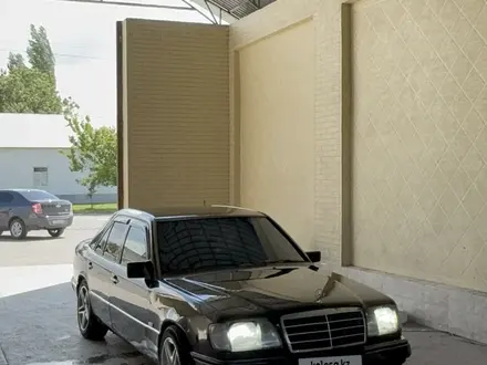 Mercedes-Benz E 320 1995 года за 2 700 000 тг. в Шымкент – фото 4