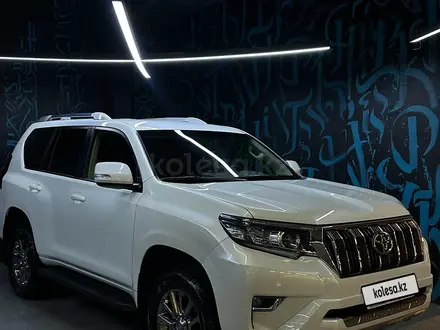 Toyota Land Cruiser Prado 2022 года за 26 000 000 тг. в Алматы