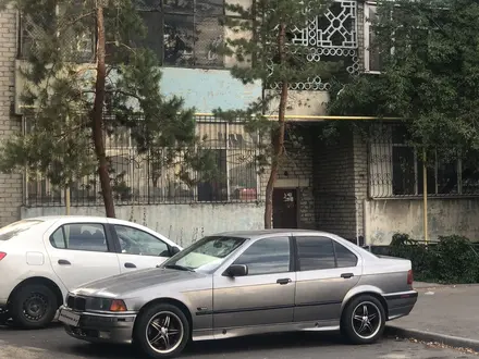 BMW 325 1996 года за 1 300 000 тг. в Талдыкорган