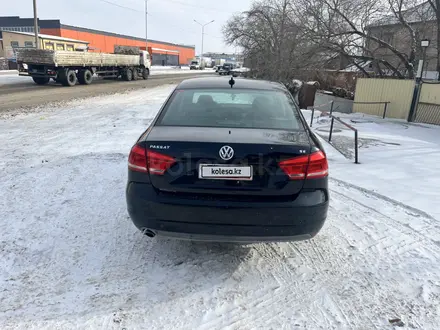 Volkswagen Passat 2012 года за 3 800 000 тг. в Атырау – фото 4