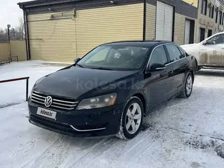 Volkswagen Passat 2012 года за 3 800 000 тг. в Атырау – фото 5