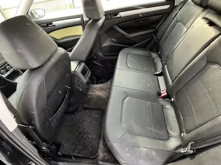 Volkswagen Passat 2012 года за 3 800 000 тг. в Атырау – фото 9